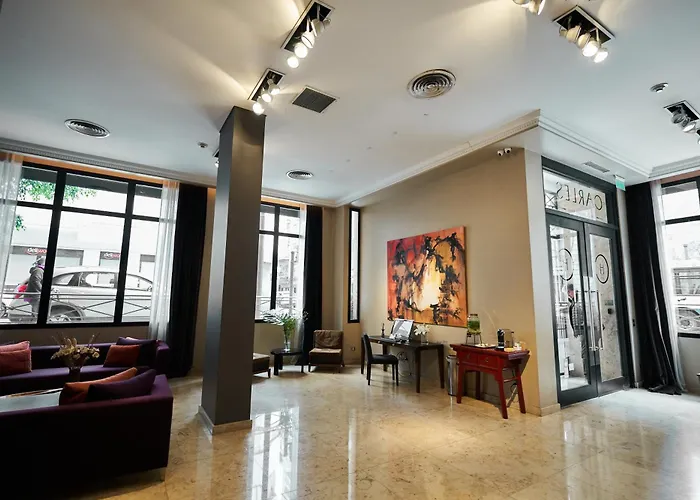 Carles Hotel